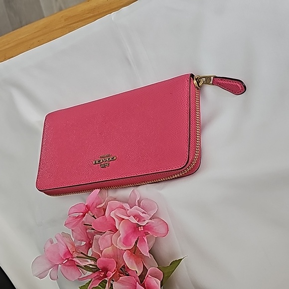 Coach  Pink Zip Around Accordion Leather  Wallet - Picture 3 of 10